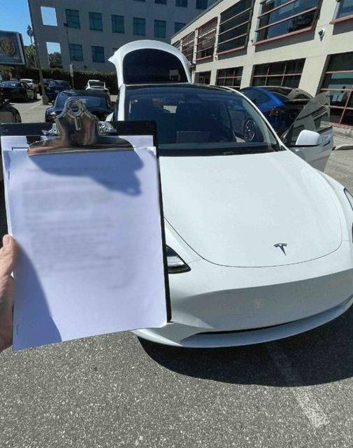 Tesla owner reveals his first electric bill in a year, and the cost