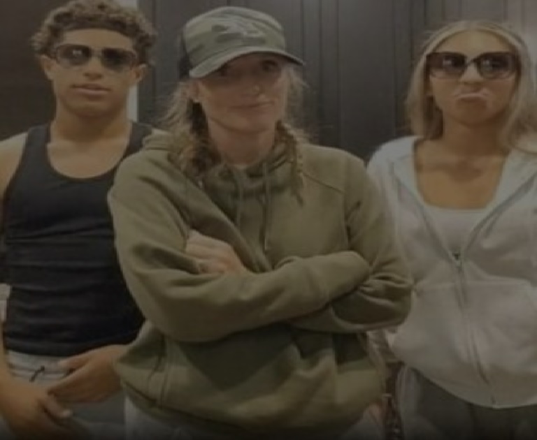 Mom says she’s entitled to snoop through her kids’ phones since she pays for them