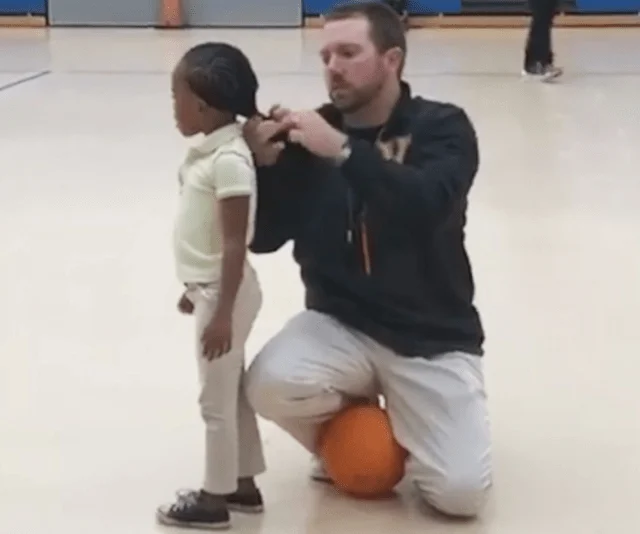 Coach goes viral online for this one act during kids’ basketball game