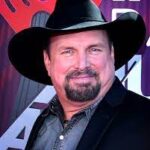 Garth Brooks is leaving america permanently “I dont get any respect here”