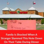 Family Is Shocked When A Stranger Slammed This Note Down On Their Table During Dinner