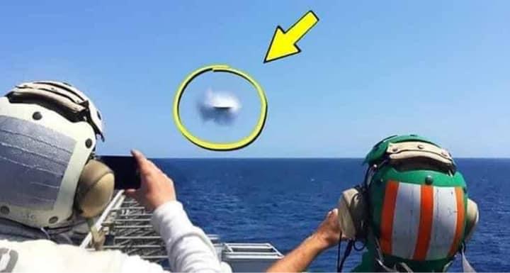 Pilots See Object Getting Closer – They Turn Pale When They Realize What It…