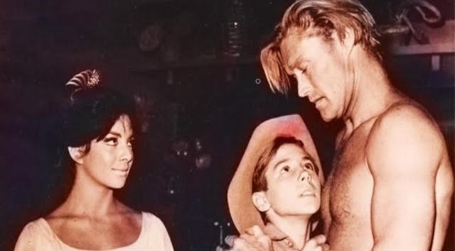 (VIDEO)Look Closer, This Scene from the Rifleman Is Not Edited