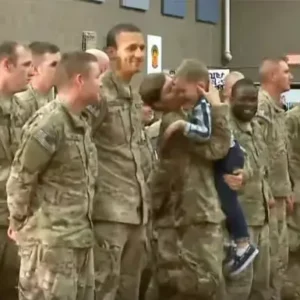 3 Yr Old Hasn’t Seen Soldier Mom For 9 Months, lgnores Military Rules and Runs To Mom