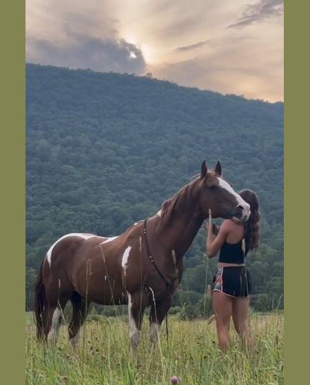 My wife posted this photo online and later discovered that it was the reason I wanted a divorce.