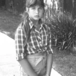 Jennifer Aniston grew up in destabilized home and learned to forgive cruel criticisms from model mom