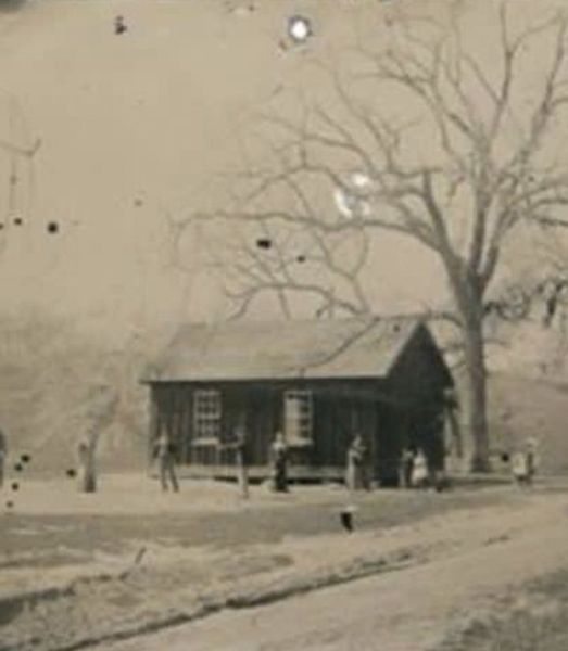 He paid onIy $2 at a flea market for an old photograph