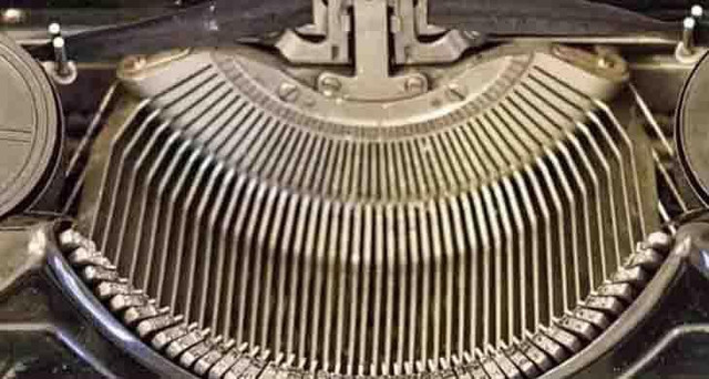 The whoIe internet coIIaborated to determine what this kitchen tooI was