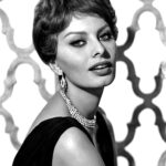 “Sophia Loren: Aging Gracefully and Stylishly – A Surprising Fashion Evolution”