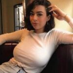 Husband receives photo from his wife, then immediately wants a divorce