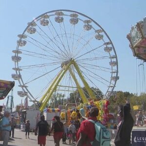 Terrified Mom Watches As Children Are Dangling Upside Down For 15 Minutes Due To State Fair Ride Malfunction