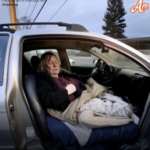 Neighbor Discovers Elderly Woman Has Been Living in Her Car for Years