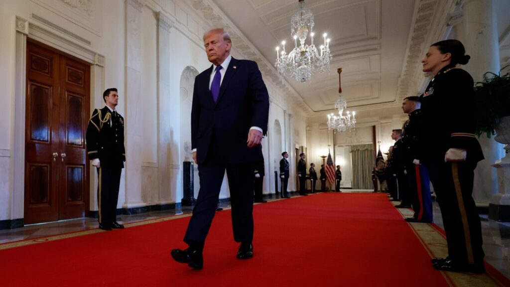 Trump Envoy Grenell Meets With Venezuelan Leader Over Migrants