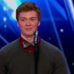 Simon, known for his sharp critiques, couldn’t help but laugh.